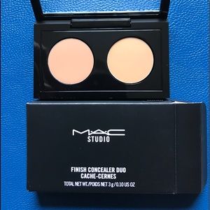 Authentic MAC Studio Finish concealer DUO